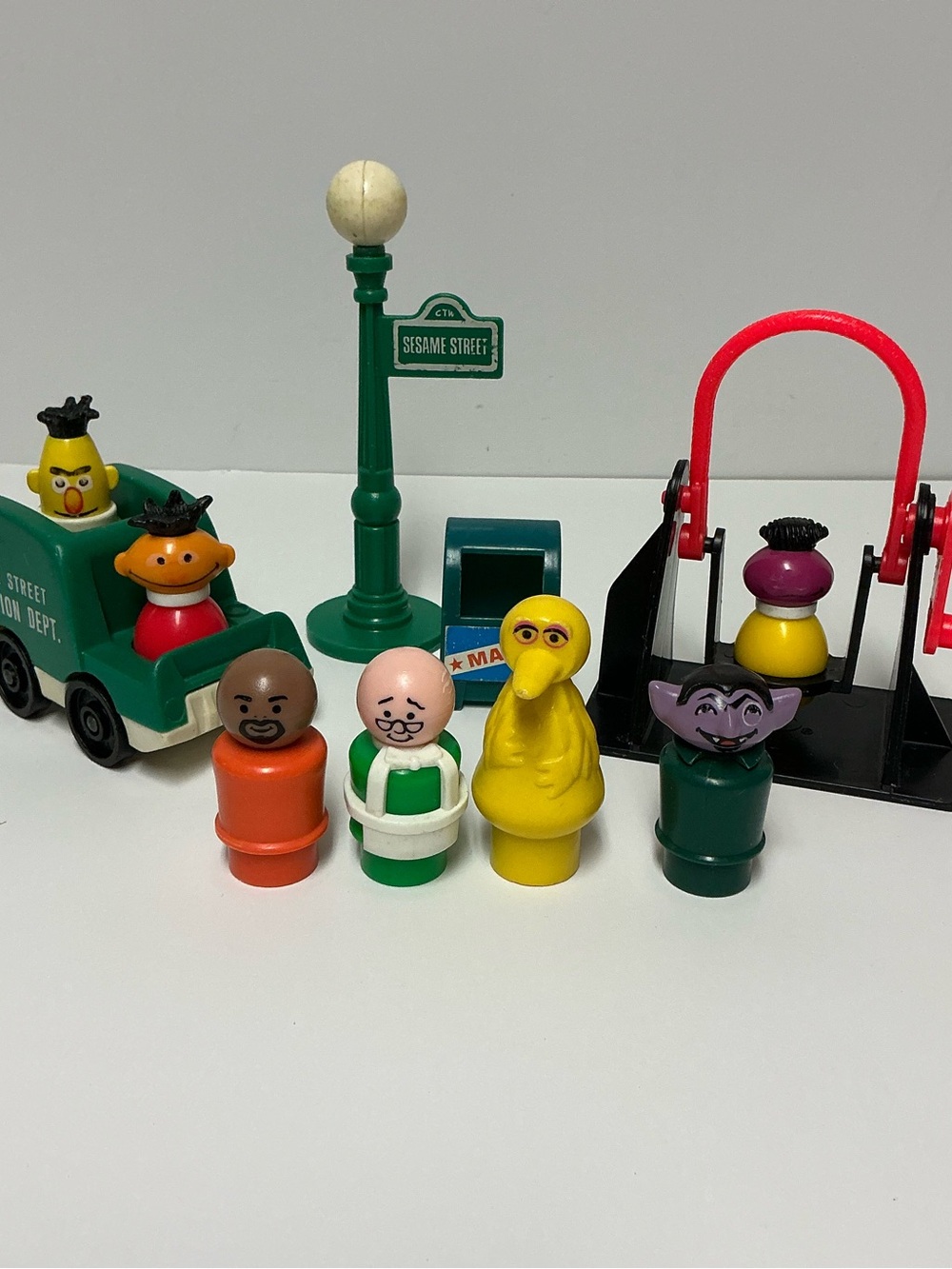 Vintage Fisher-Price Little People Sesame Street Lot Bert Ernie Count Big Bird